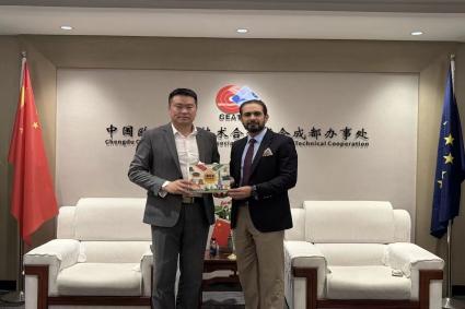 Mr. Consul General met with director of CEATEC image